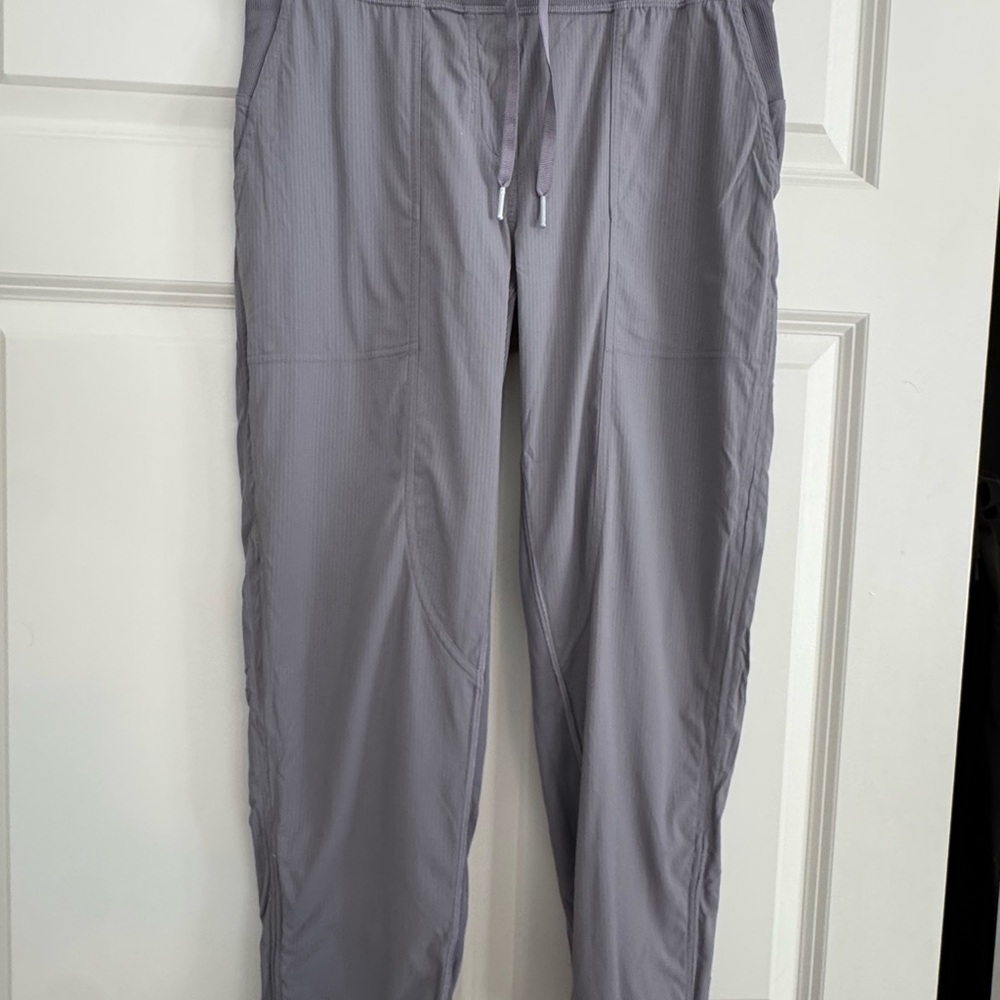 Lululemon Athletic Women's Gray Ankle Pants 6